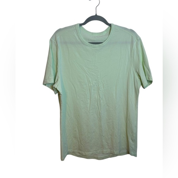 Lululemon Key Lime Green Men’s Tee - Picture 1 of 3